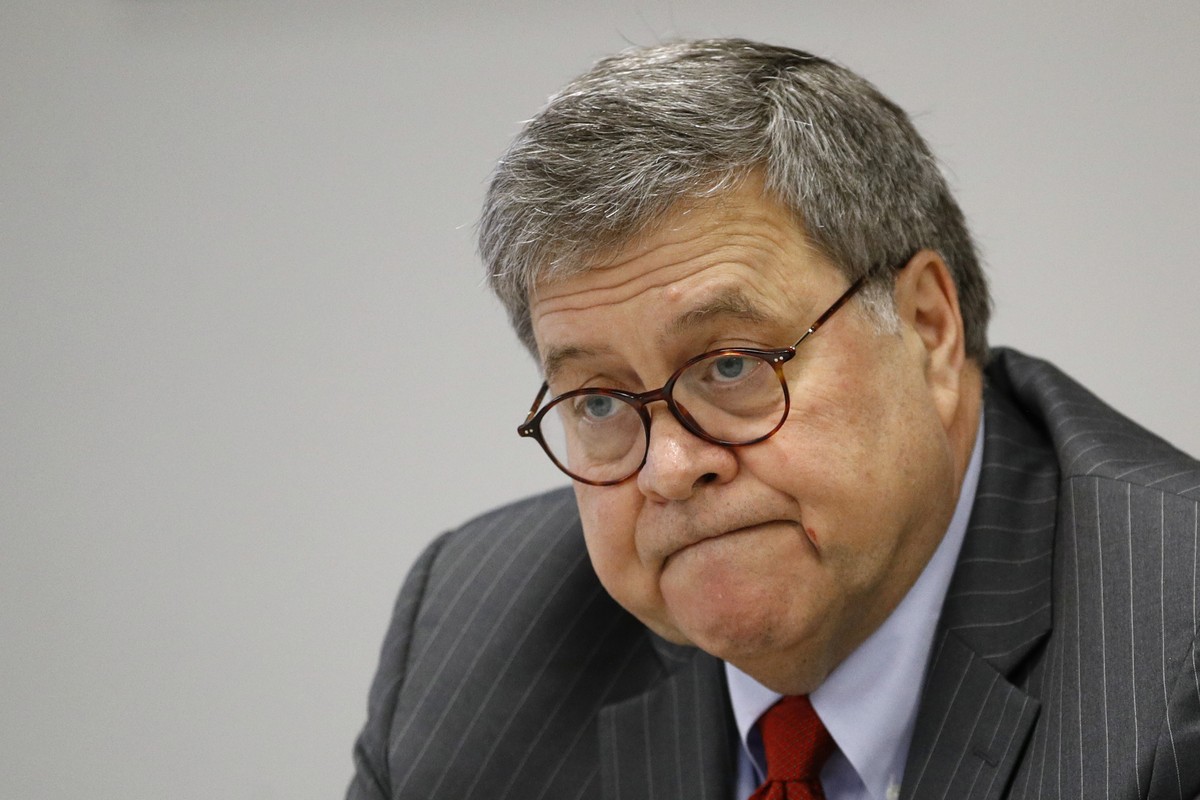 Attorney General William Barr attends a roundtable with members of local, state and federal law enforcement agencies at the Cleveland Police Department's Third District station, Thursday, Nov. 21 ...