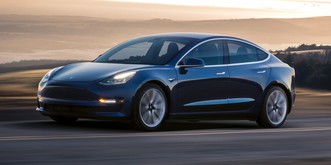 Fahren Teslas bald allein? Musk kündigt neue «Autopilot»-Funktionen an