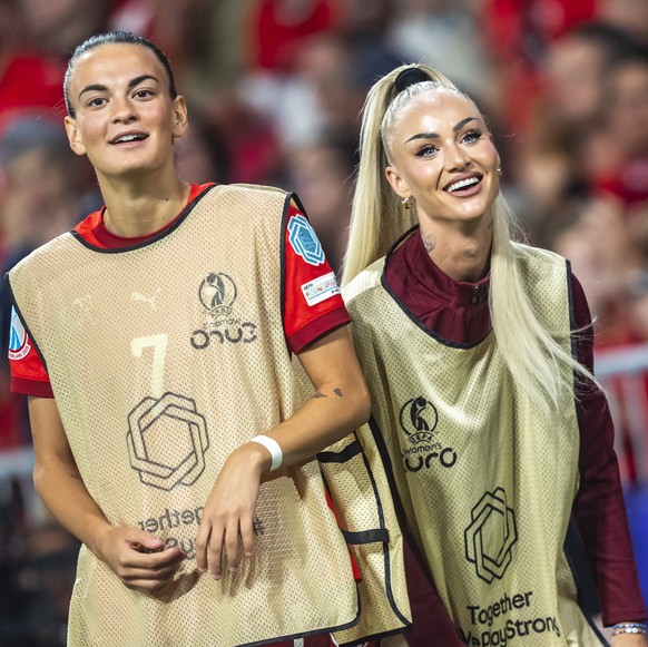 Switzerland&#039;s Riola Xhemaili, left, and Switzerland&#039;s Alisha Lehmann, right, at their warm-up during the UEFA Women&#039;s EURO 2025 Group A soccer match between Switzerland and Iceland at t ...