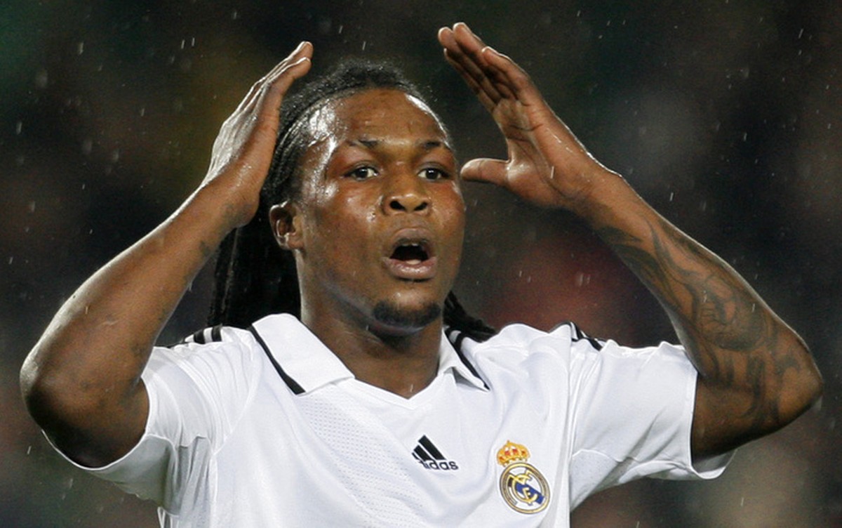 Real Madrid's Royston Drenthe from the Netherlands reacts during his Spanish La Liga soccer match against Barcelona at the Camp Nou stadium, Saturday, Dec. 13, 2008. (AP Photo/Daniel Ochoa de Olz ...