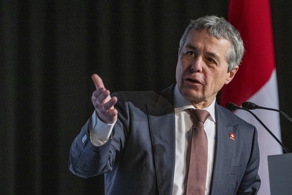 Der Bundesrat Ignatio Cassis bei seiner Rede anlaesslich der Delegiertenversammlung der FDP Schweiz vom Samstag, 20. Januar 2024 im Freiraum in Zug.(KEYSTONE/Urs Flueeler).