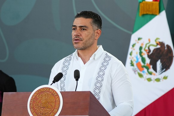 epa12638964 Mexico's Secretary of Security and Citizen Protection, Omar Garcia Harfuch speaks during a press conference in Acapulco, Mexico, 09 January 2026. Mexico's Interior Secretary, Ros ...