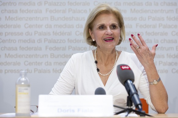 Doris Fiala, FDP-ZH, links, spricht waehrend einer Medienkonferenz, am Montag 3. Juni 2019, in Bern. (KEYSTONE/Peter Klaunzer)