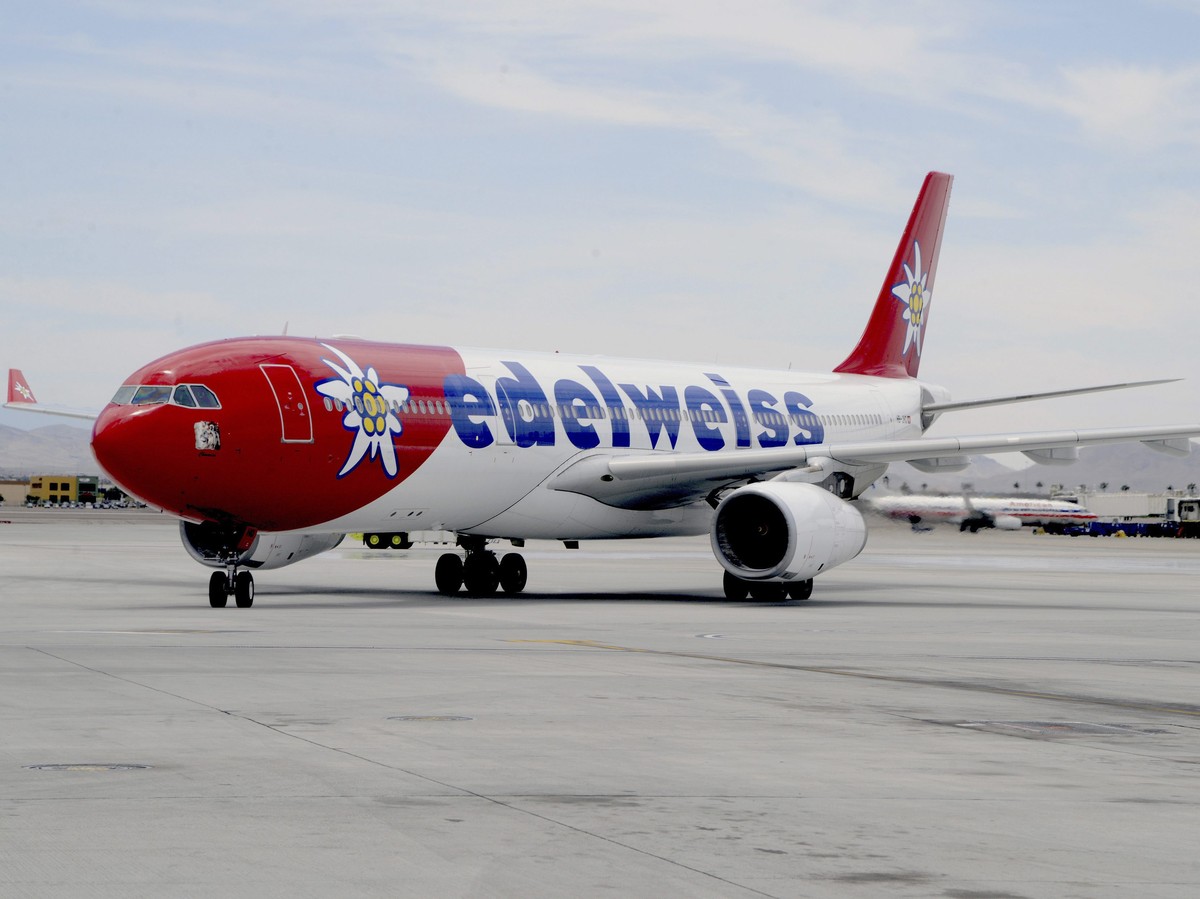 epa04192815 In this photo provided by the Las Vegas News Bureau, Switzerland's Edelweiss Air makes its first scheduled non-stop flight from Switzerland to Las Vegasâ€™ McCarran International Airp ...