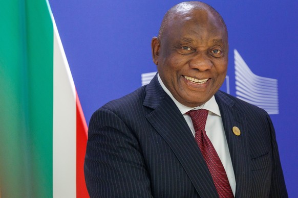 epa12442076 President of South-Africa Matamela Cyril Ramaphosa during the signing of the EU-RDC Partnership agreement on the sideline of the &#039;Global Gateway Forum&#039;, at the EU Commission in B ...