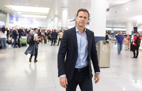 epa06847943 Germany&#039;s team manager Oliver Bierhoff arrives at Munich airport in Munich, Germany, 28 June 2018. After defeats against Mexico and South Korea and a win against Sweden, the German na ...