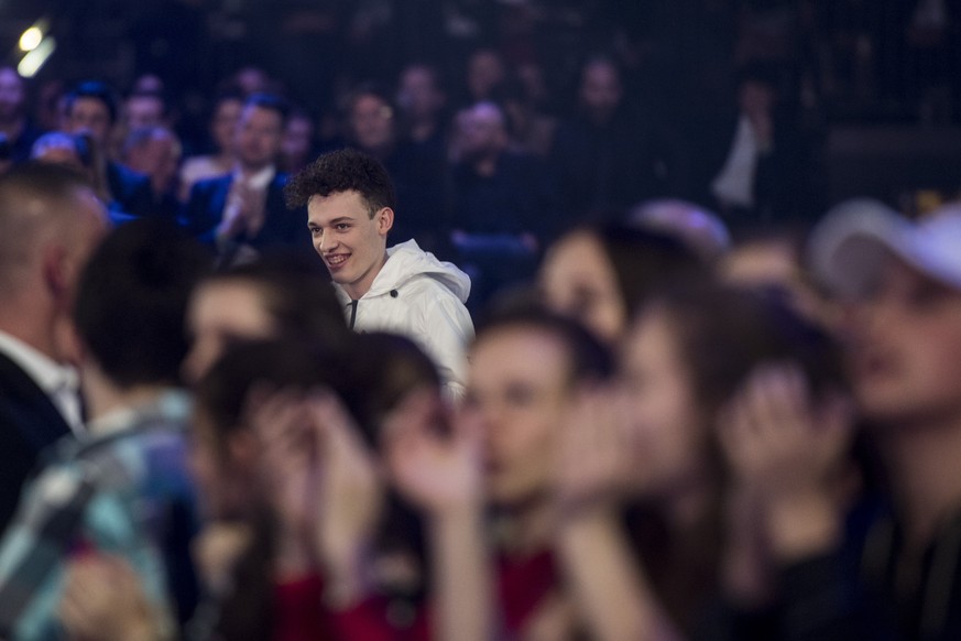 Swiss singer Nemo thanks for winning the &quot; Best Hit&quot; during the award ceremony of the Swiss Music Awards in Zurich, Switzerland, February 9, 2018. (KEYSTONE/Ennio Leanza)