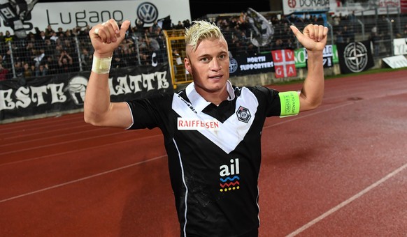 Luganos Ezgjan Alioski feiert das 2-1, waehrend dem Fussball Meisterschaftsspiel der Super League zwischen dem FC Lugano und dem FC Basel, am Samstag, 22. Oktober 2016, in Lugano. (KEYSTONE/Ti-Press/G ...