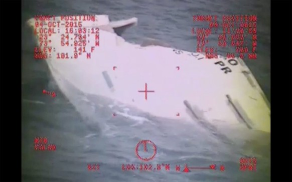 Eine Aufnahme der US-Marine zeigt ein schwer beschädigtes Rettungsboot von «El Faro».<br data-editable="remove">