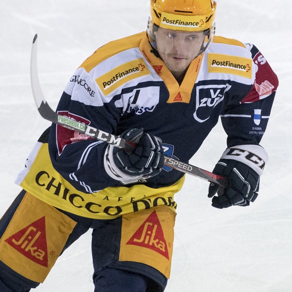 Carl Klingberg von Zug beim Eishockey Meisterschaftsspiel in der Qualifikation der National League zwischen dem EV Zug und den SCL Tigers vom Freitag, 19. Oktober 2018 in Zug. (PPR/Urs Flueeler)