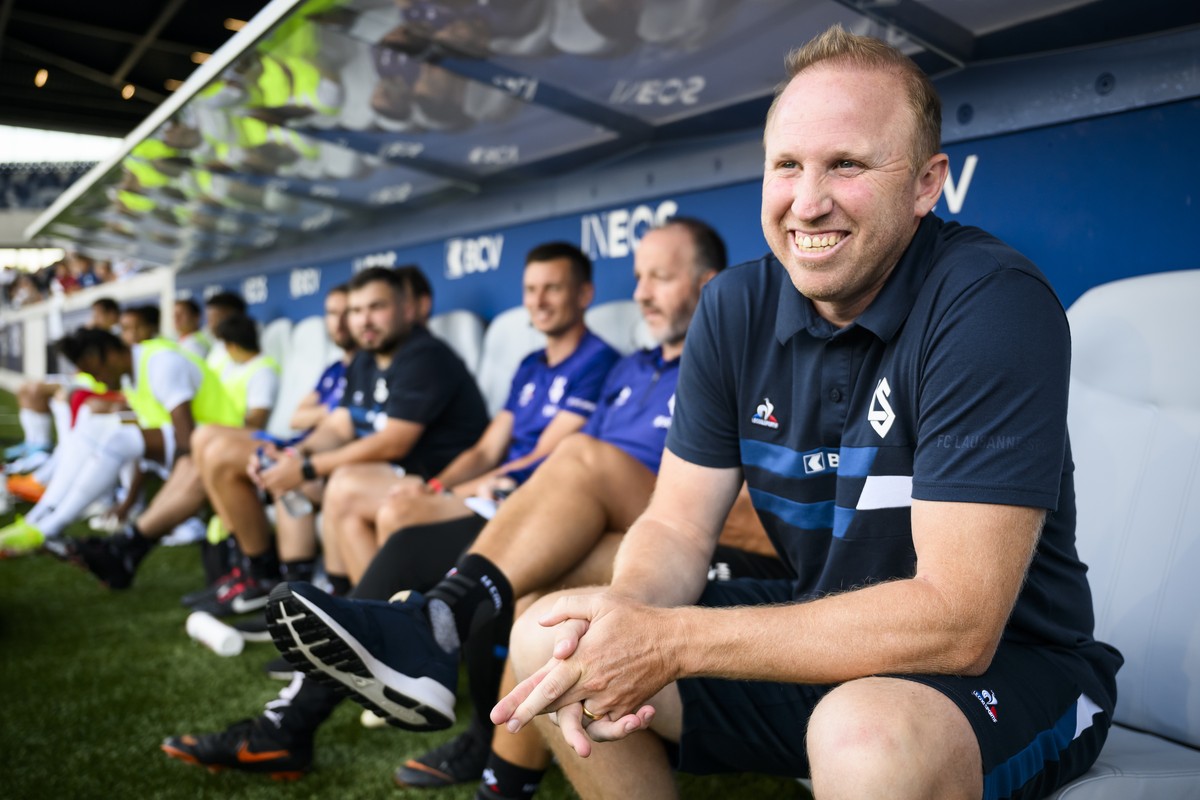 L'entraineur du LS Ludovic Magnin lors de la rencontre amicale de football entre le FC Lausanne-Sport et le Dynamo Kiev le mercredi 29 juin 2022 au stade de la Tuiliere a Lausanne. (KEYSTONE/Jean ...