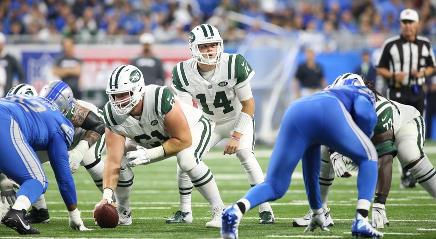 DETROIT, MI - SEPTEMBER 10: New York Jets quarterback Sam Darnold (14) calls out signals during a regular season game between the New York Jets and the Detroit Lions on September 10, 2018 at Ford Fiel ...