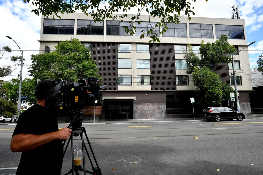 epa09668755 A general view of the Park Hotel, believed to be where Novak Djokovic of Serbia is staying in Melbourne, Australia, 06 January 2022. EPA/JOEL CARRETT AUSTRALIA AND NEW ZEALAND OUT