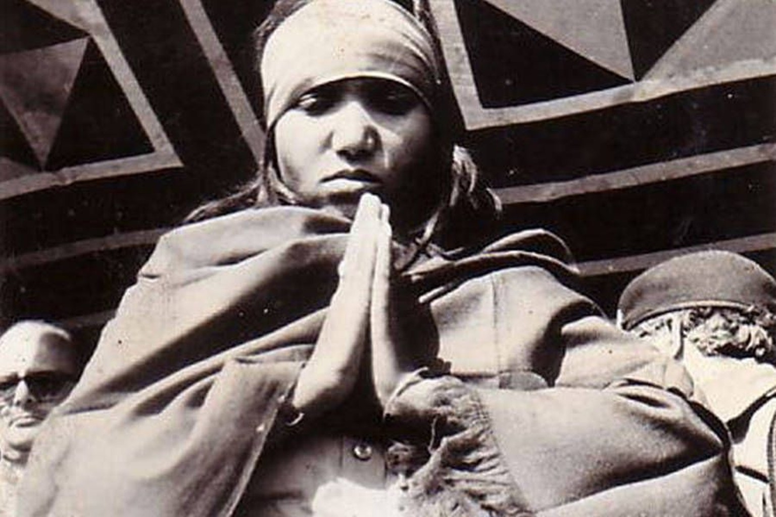 Phoolan Devi bei ihrer Kapitulation im Jahr 1983.