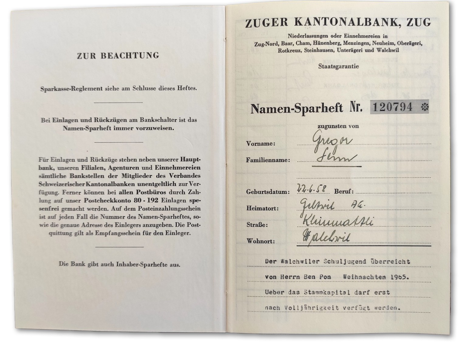 Gift from Ben Pon: Gregor Senn and all other primary school children in Walchwil received 10 francs.  https://www.zentralplus.ch/gesellschaft/wieso-der-erste-superreiche-auslaender-von-walchwi ...