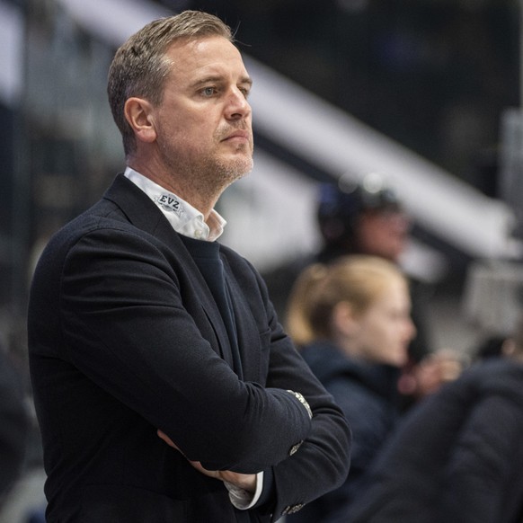 Zug&#039;s Head Coach Dan Tangnes during the second game of the quarter final playoffs of National League 2021/22 between HC Lugano against EV Zug at the Corn