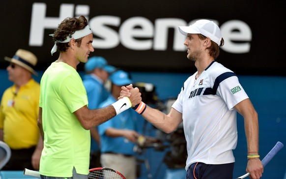 epa04577725 Andreas Seppi of Italy (R) is congratulated by Roger Federer of Switzerland after their third round match of the Australian Open Grand Slam tennis tournament at Melbourne Park in Melbourne ...