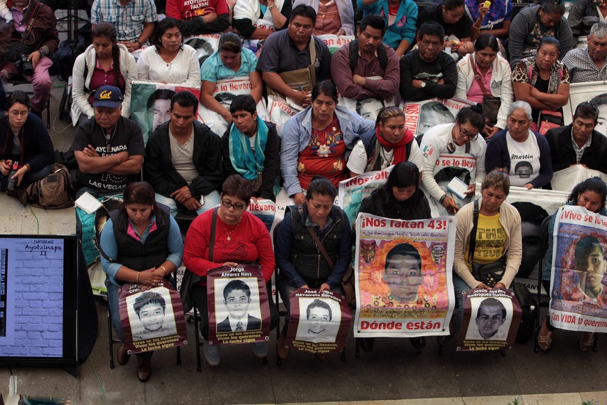 Angehörige der Vermissten bei einer Kundgebung am 24. April 2016.