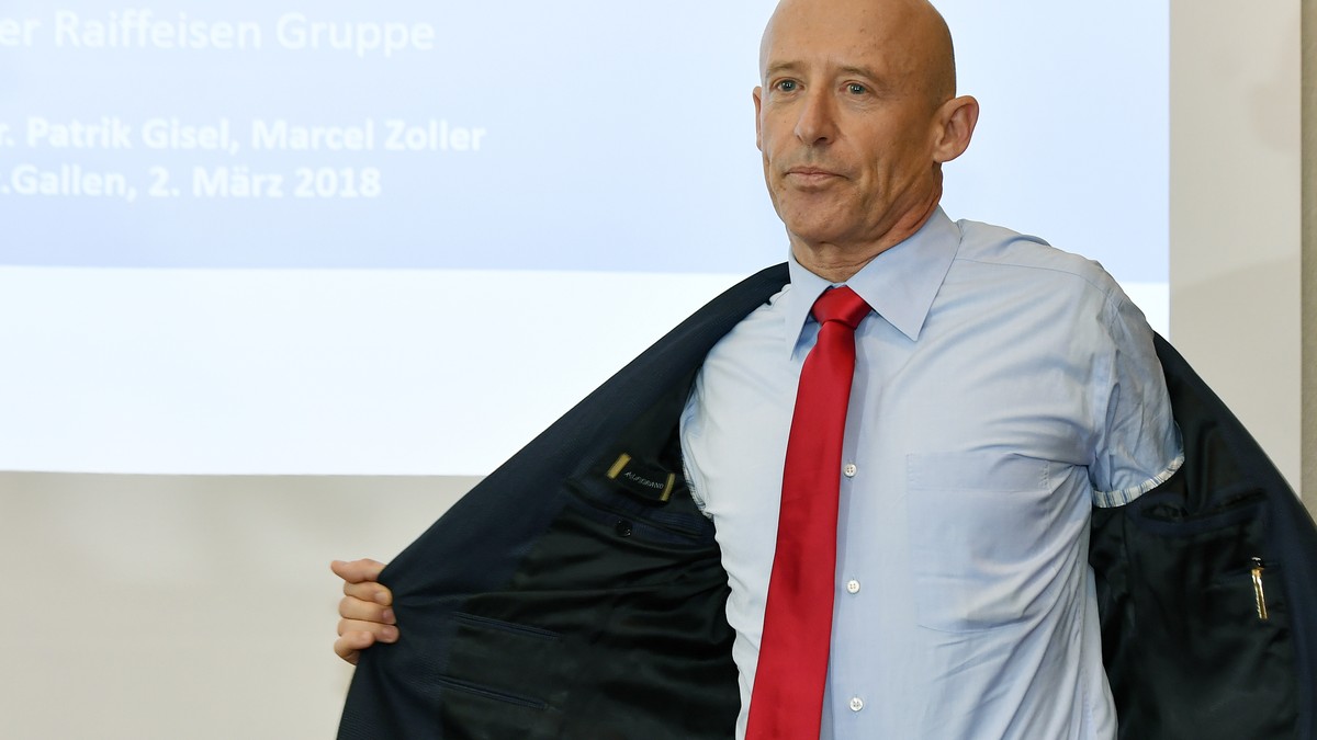 Patrik Gisel, CEO Raiffeisen Gruppe an der Bilanzmedienkonferenz in Zuerich am Freitag, 2. Maerz 2018. (KEYSTONE/Walter Bieri)
