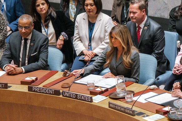 epa12790707 US First Lady Melania Trump (C) presides over a UN Security Council meeting in New York, New York, USA, 02 March 2026. EPA/OLGA FEDOROVA