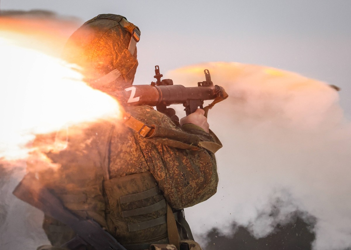 : Motor rifle units receive training in special military operation s area FEBRUARY 18, 2023: A serviceman fires a grenade launcher as motor rifle units of Russias Central Military District receive tea ...