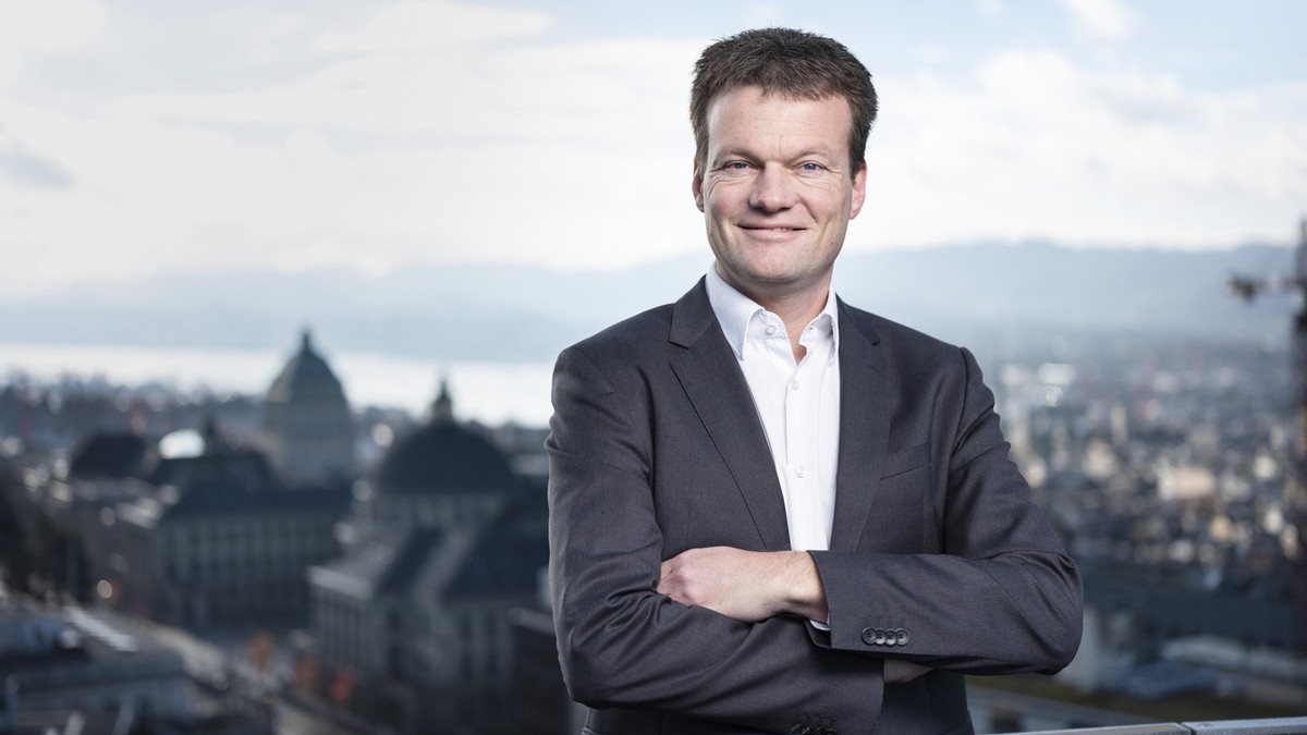 Reto Knutti, professor of climate physics at the Depatment of Environmental Systems Science of the ETH Zurich, pictured on the roof of the ETH Institute for Atmospheric and Climate Science in Zurich,  ...