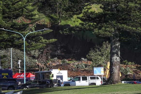 Work is underway as the search for survivors continues, Friday, Jan. 23, 2026, after a landslide at holiday park at Mount Maunganui, New Zealand. (Chris Yardley/Waikato Times/STUFF via AP)
New Zealand ...