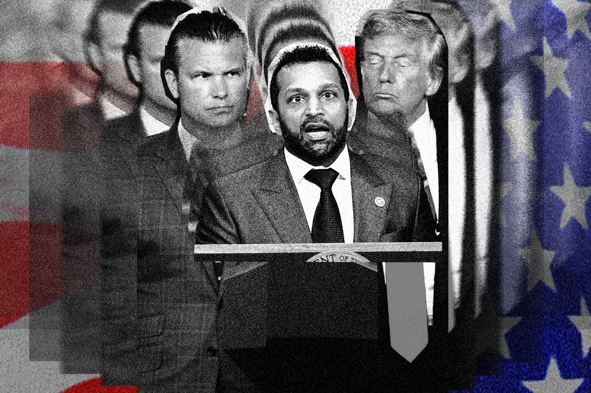 Trump ist nicht der einzige der spinnt. Bild zeigt Kash Patel, Pete Hegseth und Donald Trump bei einer gemeinsamen Pressekonferenz. Ihre Silhouetten sind grob ausgeschnitten und übereinandergelegt um  ...