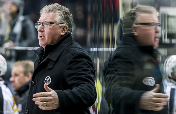 HC-Lugano-Cheftrainer Doug Shedden im Eishockey Meisterschaftsspiel der National League A zwischen dem SC Bern und dem HC Lugano, am Freitag, 2. Dezember 2016, in der PostFinance-Arena in Bern. (KEYST ...