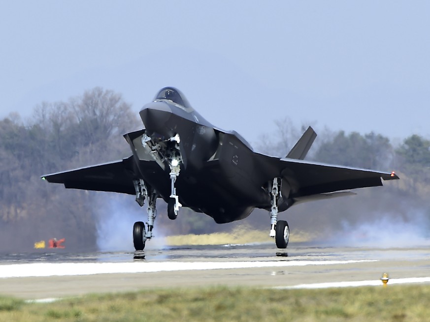 Südkoreas Luftwaffe stieg am Dienstag auf und feuerte mehrere Warnschüsse gegen ein russisches Flugzeug ab. (Symbolbild)