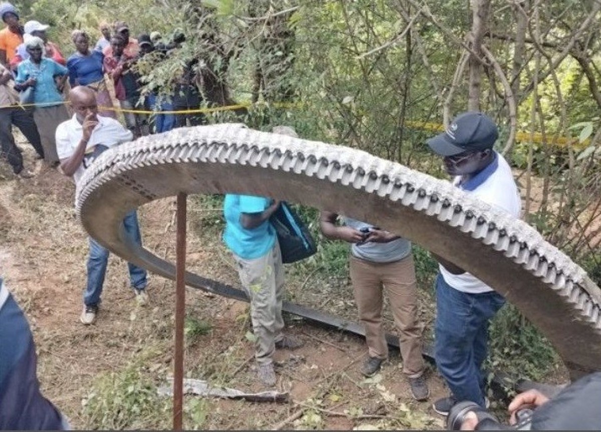 Un anneau en métal de l'espace frappe le Kenya