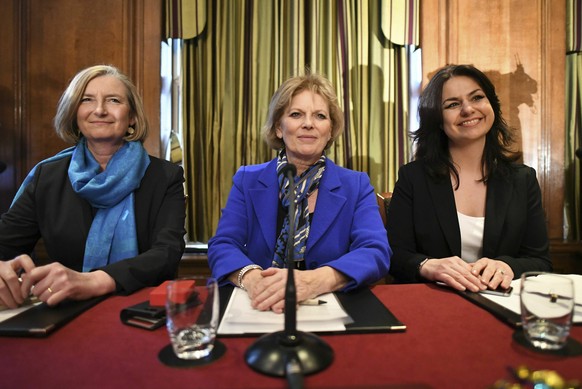 British MPs from left, Sarah Wollaston, Anna Soubry and Heidi Allen, during a press conference in London, Wednesday, Feb. 20, 2019. Cracks in Britain&#039;s political party system yawned wider Wednesd ...