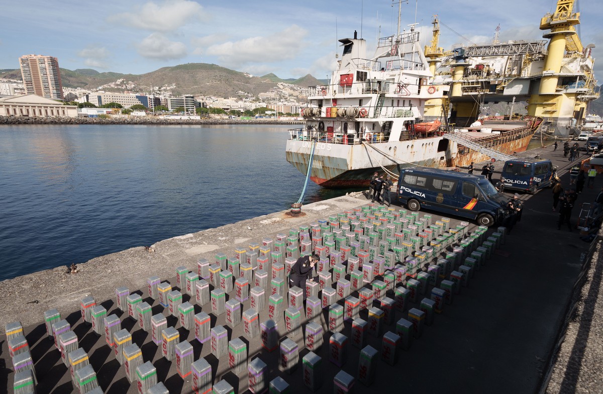 epa12644600 A cargo vessel seized by Spanish police and the Spanish Navy 535 km off the coast of the Canary Islands arrives at the port of Santa Cruz de Tenerife, Spain, 12 January 2026. A total of 9, ...