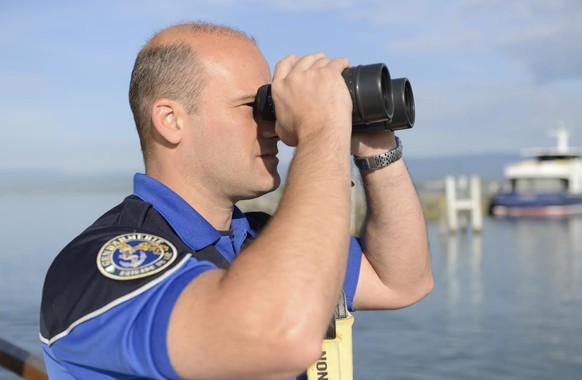 Neuenburgersee VD, FR, NE, Sommer 2015: Die Kantonspolizeien von Fribourg und Waadt patrouillieren auch dieses Jahr, dass der See eine ruhige und erholsame Zone bleibt. (Bild: Kapo Waadt)