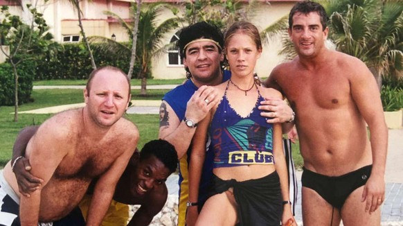 Mavys Alvarez mit Maradona auf Kuba.