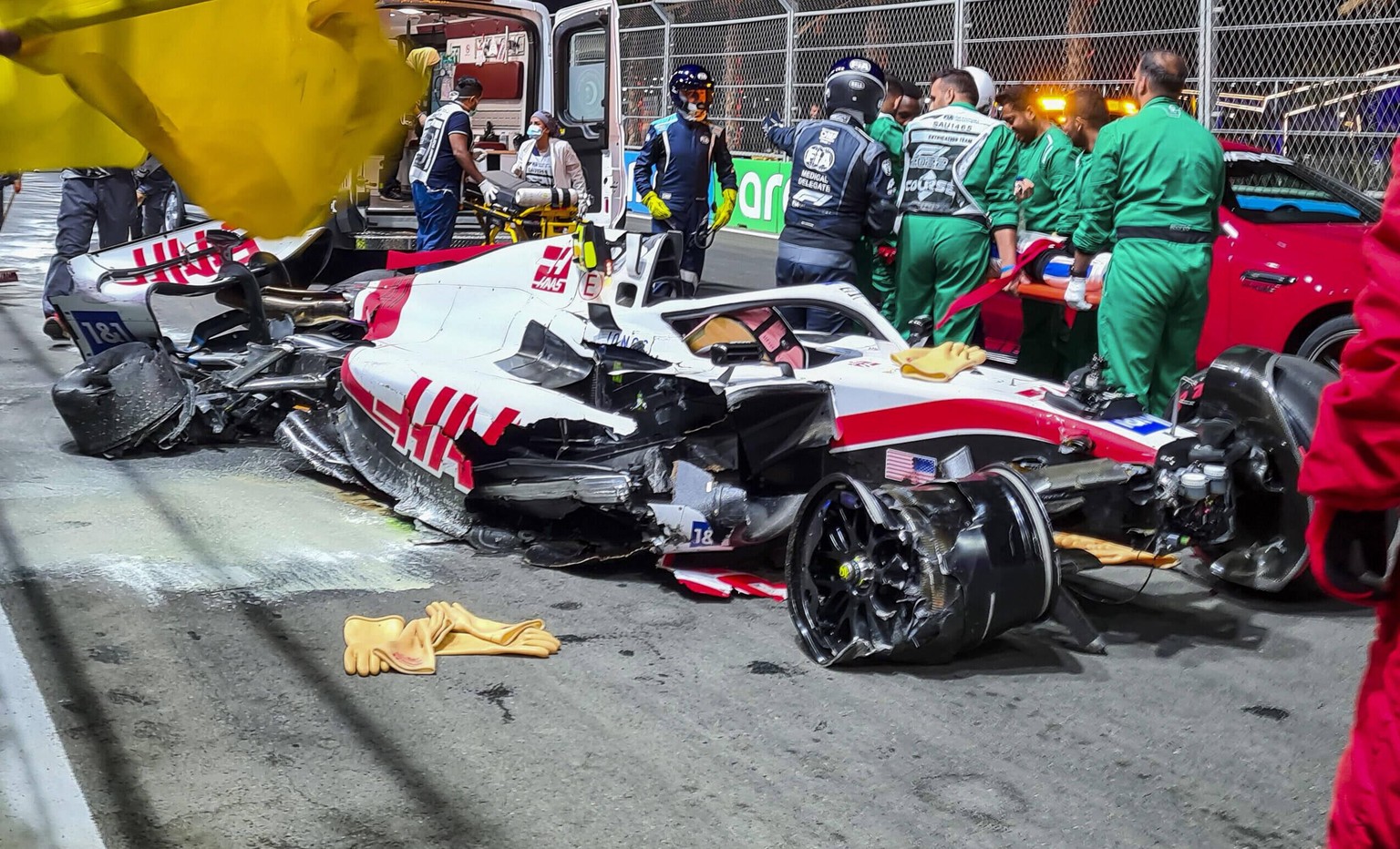 IMAGO / PanoramiC

Crash, SCHUMACHER Mick (ger), Haas F1 Team VF-22 Ferrari, portrait during the Formula 1 STC Saudi Arabian Grand Prix 2022, 2nd round of the 2022 FIA Formula One World Championship,  ...