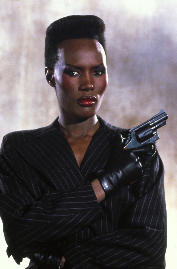 Bildnummer: 55182212 Datum: 24.05.1985 Copyright: imago/EntertainmentPictures
1985 - A View to a Kill - Movie Set May 24, 1985; San Francisco, CA, USA; Actress/singer/model GRACE JONES as May Day in t ...