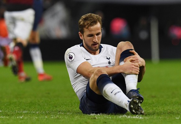 epa07280635 Tottenham Hotspur&#039;s Harry Kane reacts after the English Premier League Soccer match between Tottenham Hotspur and Manchester United at Wembley Stadium in London, Britain 13, January 2 ...