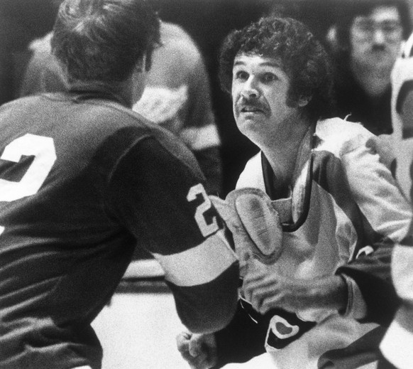 Dave Schultz (der mit dem Schnauz) liess regelmässig die Fäuste sprechen.