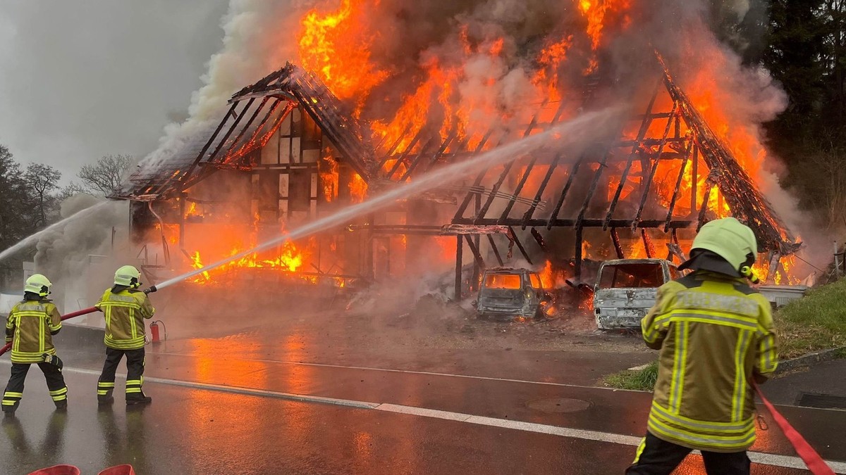 Defektes Auto führte in Lüterswil SO zu Brand in Bauernhaus