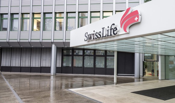 ZUR MELDUNG, DASS DER LEBENSVERSICHERUNGSKONZERN SWISS LIFE IM VERGANGENEN JAHR EINEN REINGEWINN VON 878 MILLIONEN FRANKEN ERZIELT HAT, 7 PROZENT MEHR ALS IM VORJAHR, STELLEN WIR IHNEN AM DIENSTAG 1.  ...