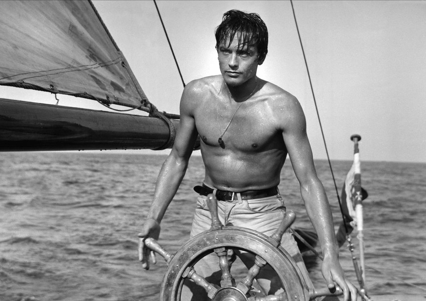 Alain Delon Characters: Tom Ripley Film: Plein Soleil Blazing Sun Lust For Evil Purple Noon FR/IT 1960 Director: Rene Clement 10 March 1960 PUBLICATIONxINxGERxSUIxAUTxONLY Copyright: MaryxEvansxAFxArc ...