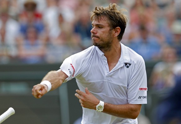 Wawrinka schmettert das Racket weg: Vieles lief nicht wie gewünscht.