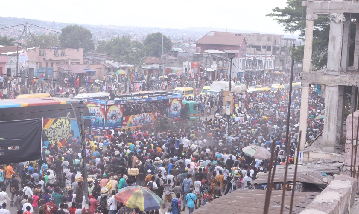 Kinshasa Celebrates the Leopards - Congo In the Democratic Republic of the Congo DRC, Kinshasa is celebrating the return of the Leopards, the national soccer team, who came home on Sunday, April 5, 20 ...