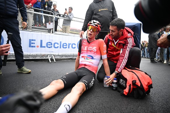 epa12247679 Dutch rider Thymen Arensman of INEOS Grenadiers team reacts after winning the 14th stage of the Tour de France cycling race over 182.6km from Pau to Luchon-Superbagneres, France, 19 July 2 ...