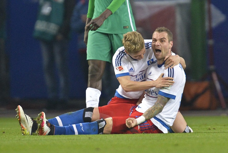 Jeder will ihn haben: Lasogga schiesst den HSV mit zwei Toren zum Sieg.