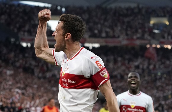 epa07595417 Stuttgart's Christian Gentner celebrates after scoring the 1-0 opening goal during the German Bundesliga relegation play-off first leg soccer match between VfB Stuttgart and FC Union ...