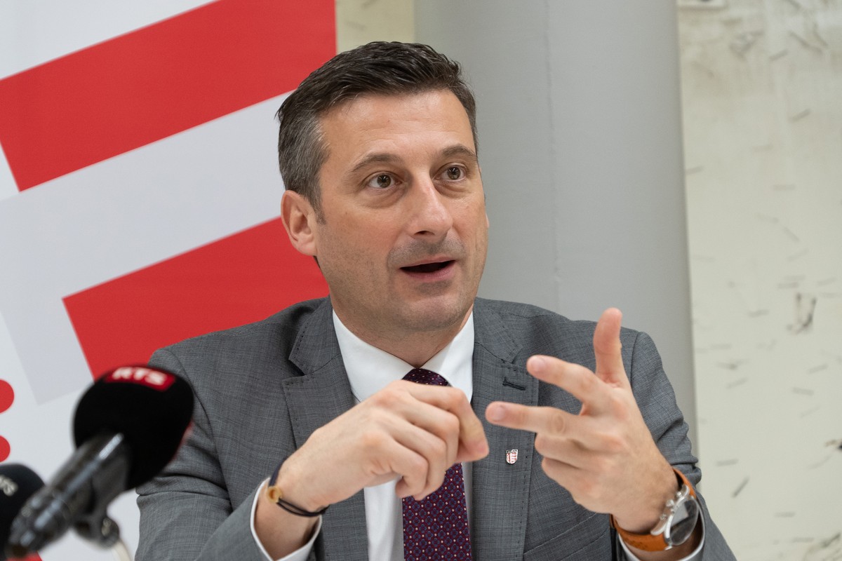 Jacques Gerber, Regierungsrat Jura, informiert am Mittwoch, 14. Dezember 2022 in Delsberg ueber das Ergebnis des Konsultationsverfahrens zwischen der British American Tobacco (BAT) und der Belegschaft ...