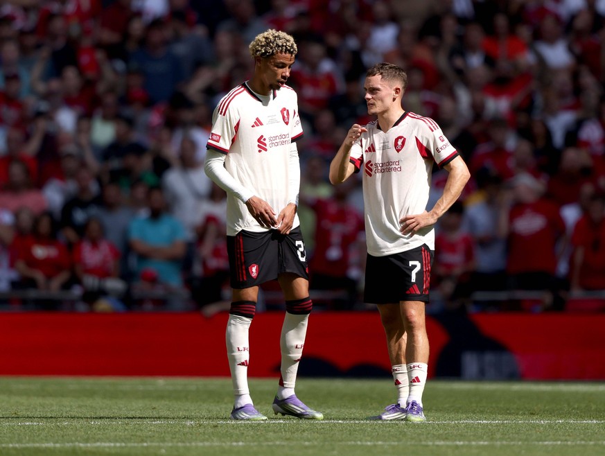 Hugo Ekitike L and Florian Wirtz L at the FA Community Shield match Crystal Palace v Liverpool, at Wembley Stadium, London, UK on 10th August, 2025. PUBLICATIONxNOTxINxUK