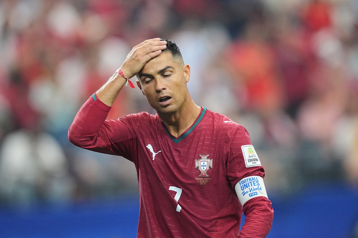 Portugal's Cristiano Ronaldo (7) reacts during the World Cup round of 16 soccer match between Portugal and Spain in Arlington, Texas, near Dallas, Monday, July 6, 2026. (AP Photo/Julio Cortez)
Cr ...